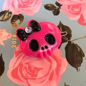 Pastel goth pink skull hair clip cute kawaii